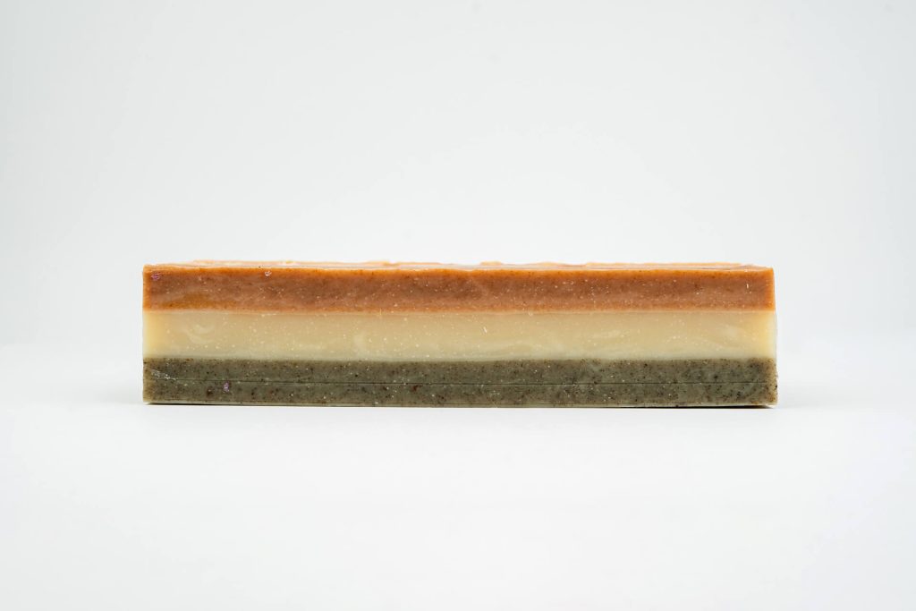 Calup de săpun natural cu argilă, ghimbir și ienupăr