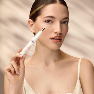 Cremă pentru conturul ochilor