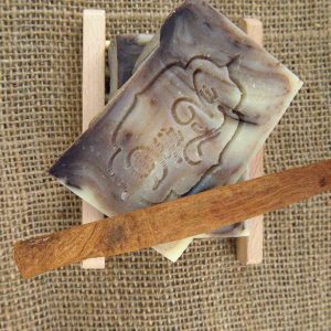 Handcrafted set: Natural cinnamon soap + bamboo soap dish